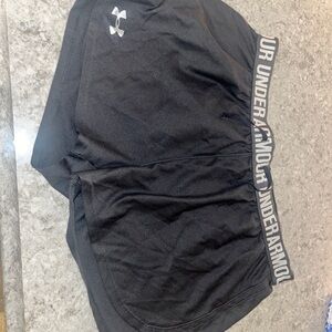 2 pairs of Under Armor shorts
